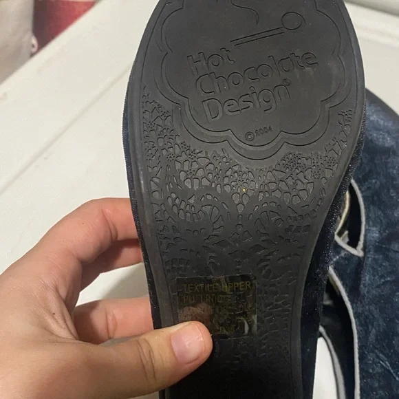 Dark Chocolate Design Black Floral Heels - Picture 3 of 4